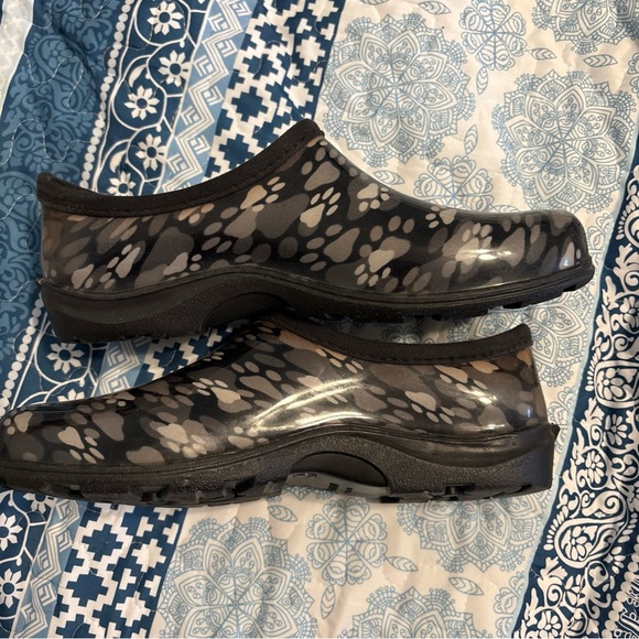Slogger Paw Print Clogs, sz 10 - Picture 7 of 8